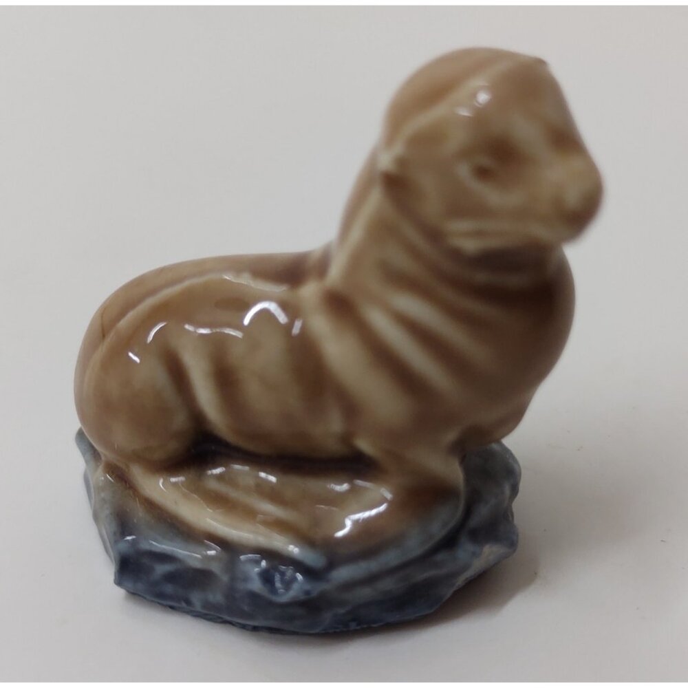 Wade Whimsies Red Rose Tea Seal Mini Figurine England Vintage Ceramic